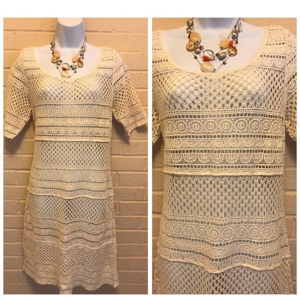 SOLITAIRE Lace Dress Size Medium - Picture 3 of 3